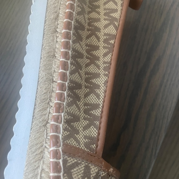 Brand-new Micheal Kors flat/ slip-on Espadrille for women size 9 - Picture 10 of 11